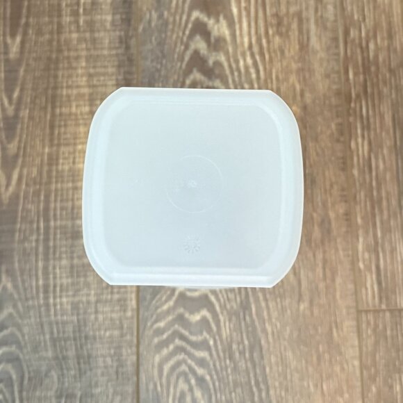 Tupperware Slim Line Pitcher with Strainer - Picture 10 of 15